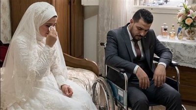 أجبرتني زوجة أبي على الزواج من شاب ثري لكنه مُقعد وفي ليلة زفافنا