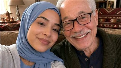 جدى هو اللى ربانى لمشيرة محمد