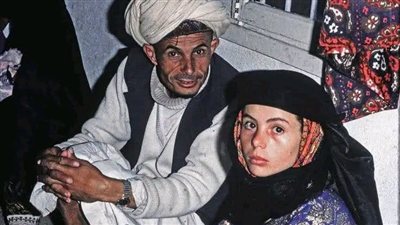 شيخ القبيله وبناته الخمسه كاملة 