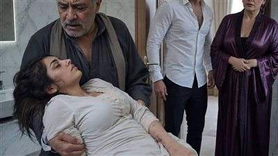 بنتى كانت مرميه فى ارضيه الحمام لمنى السيد