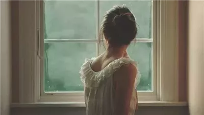 تزوج شاب من امرأة عجوز
