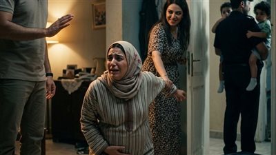 احمد كان واقف في نص الصاله حكايات نور محمد